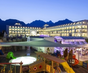 Karmir Resort  Spa